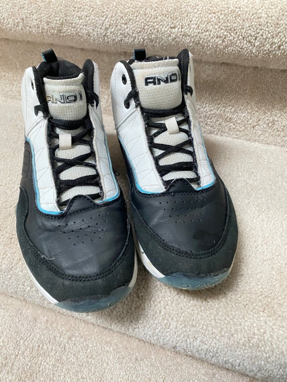 AND1 Basketball Shoe Size 6 Boys/Men's Blue and Black